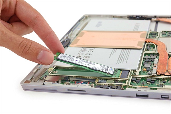 Thay Thế và Nâng Cấp Ổ Cứng SSD Surface